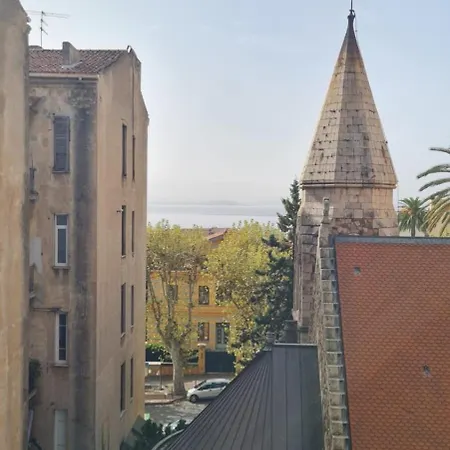 Studio With Terrace And Sea View Апартаменты *