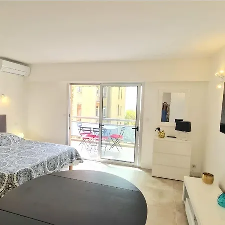 Studio With Terrace And Sea View Аяччо